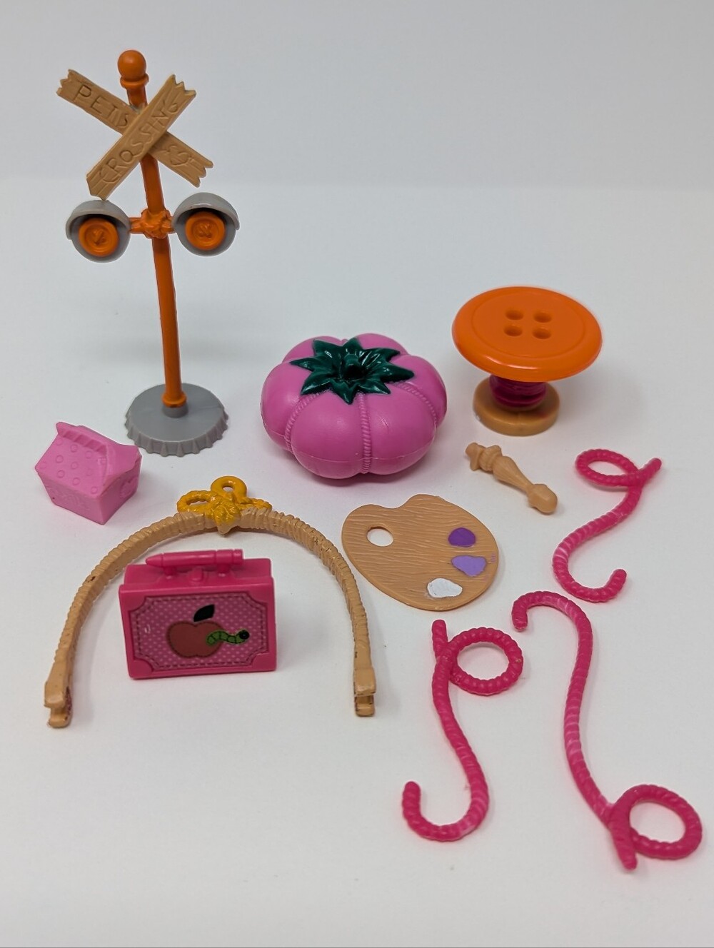 Lalaloopsy Mini Doll Accessories Railway Crossing Stool Bea Spells A Lot Case